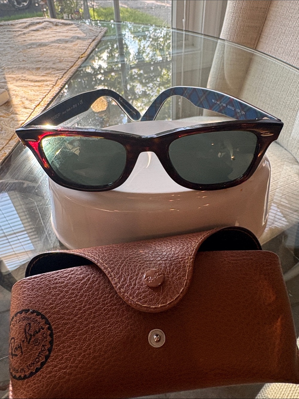 Ray-Ban WAYFARER SUNGLASSES W/Brown Sunglass case& cloth